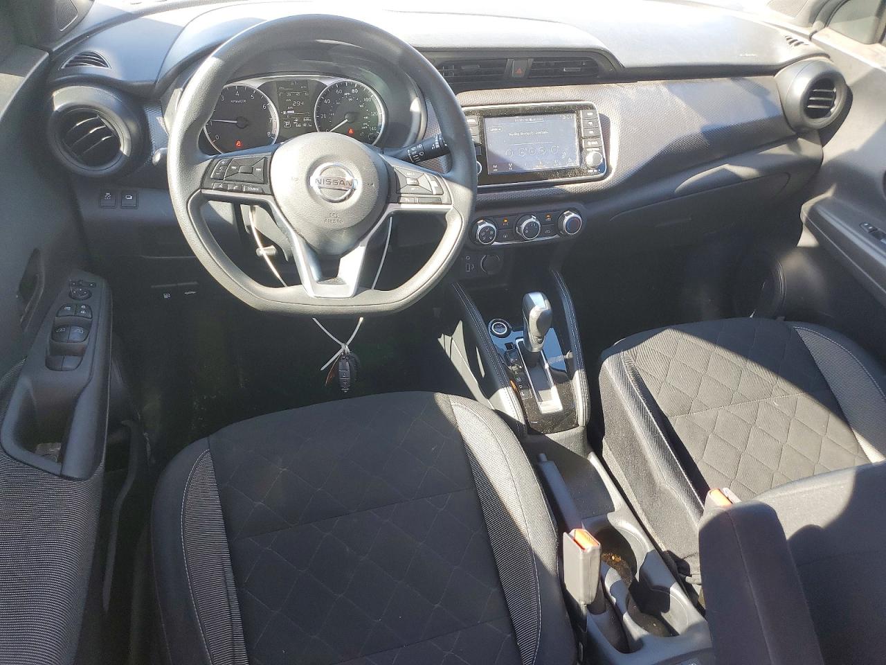 Nissan Kicks S