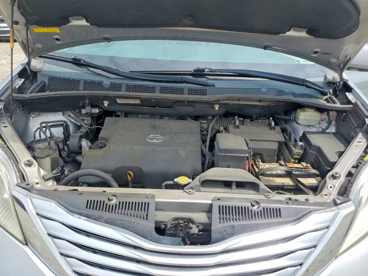 Toyota Sienna Limited 7-passenger