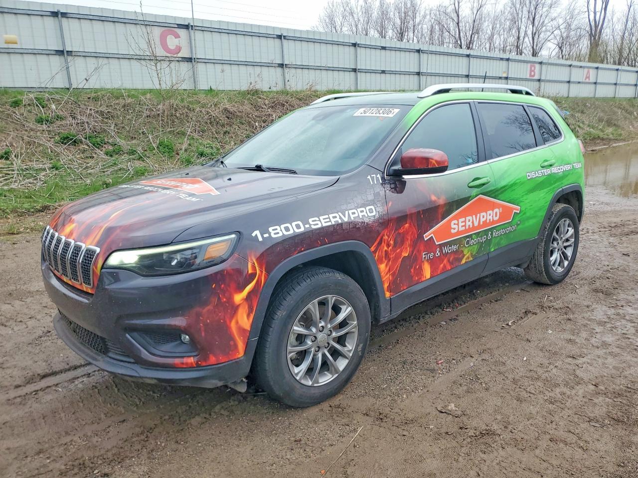 Salvage Jeep Grand Cherokee Image