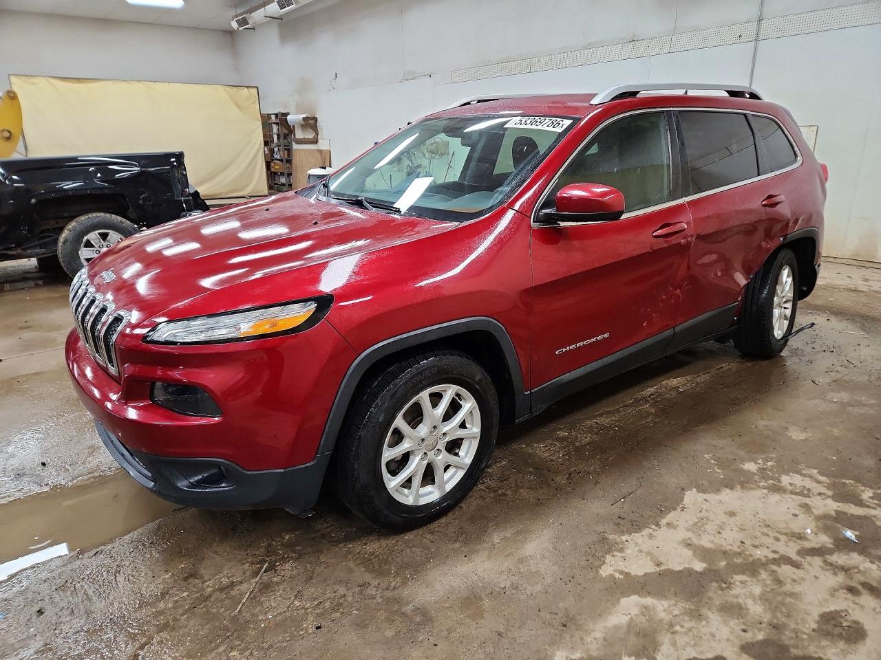 Salvage Jeep Cherokee Image
