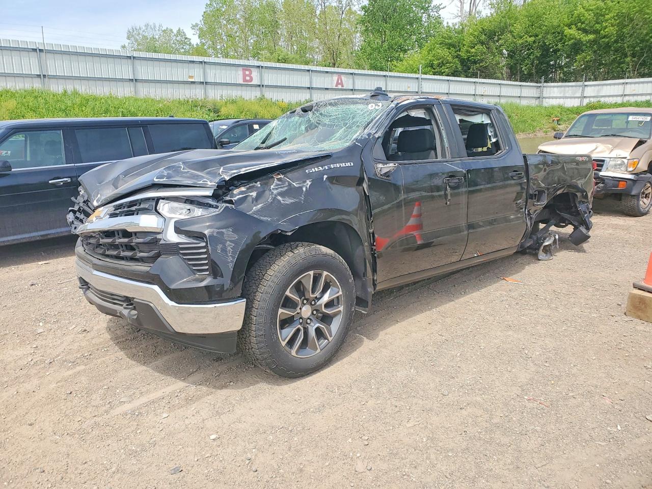 Salvage Chevrolet Silverado Image
