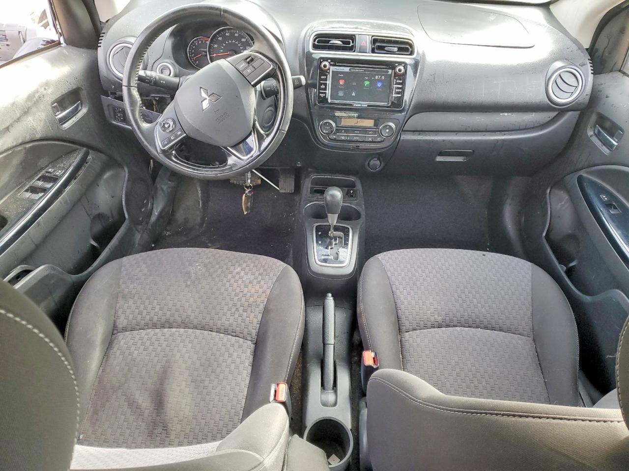 Mitsubishi Mirage Se