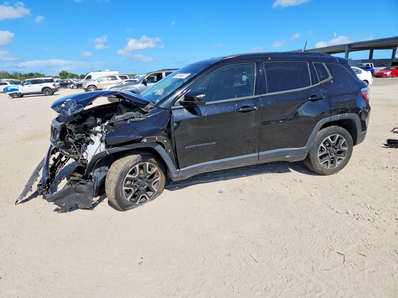 Salvage Jeep Compass Image