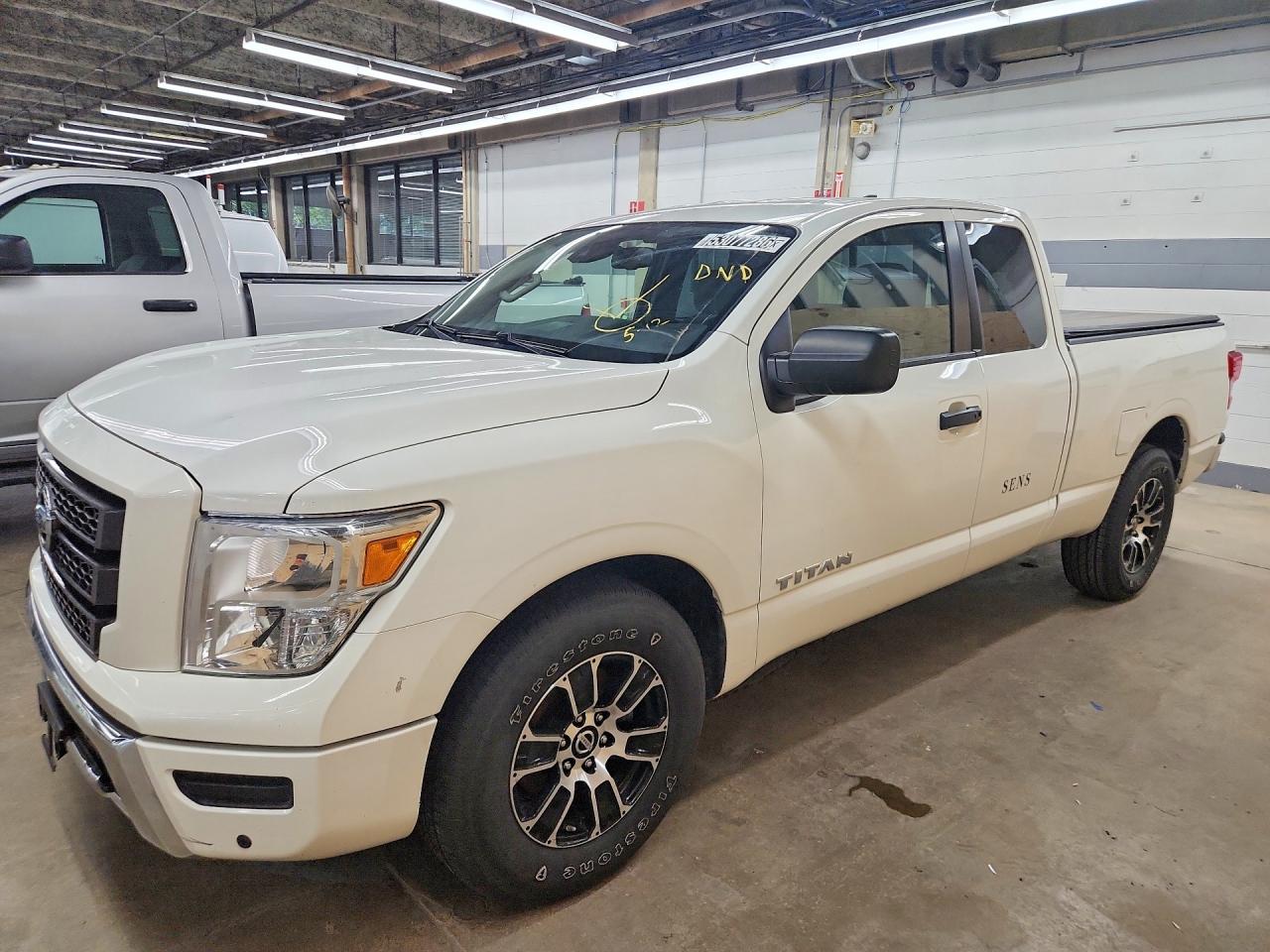 Salvage Nissan Titan Image