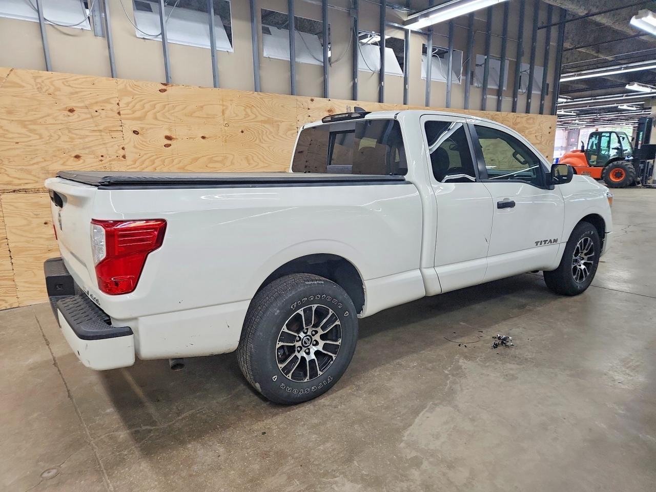 Nissan Titan Sv