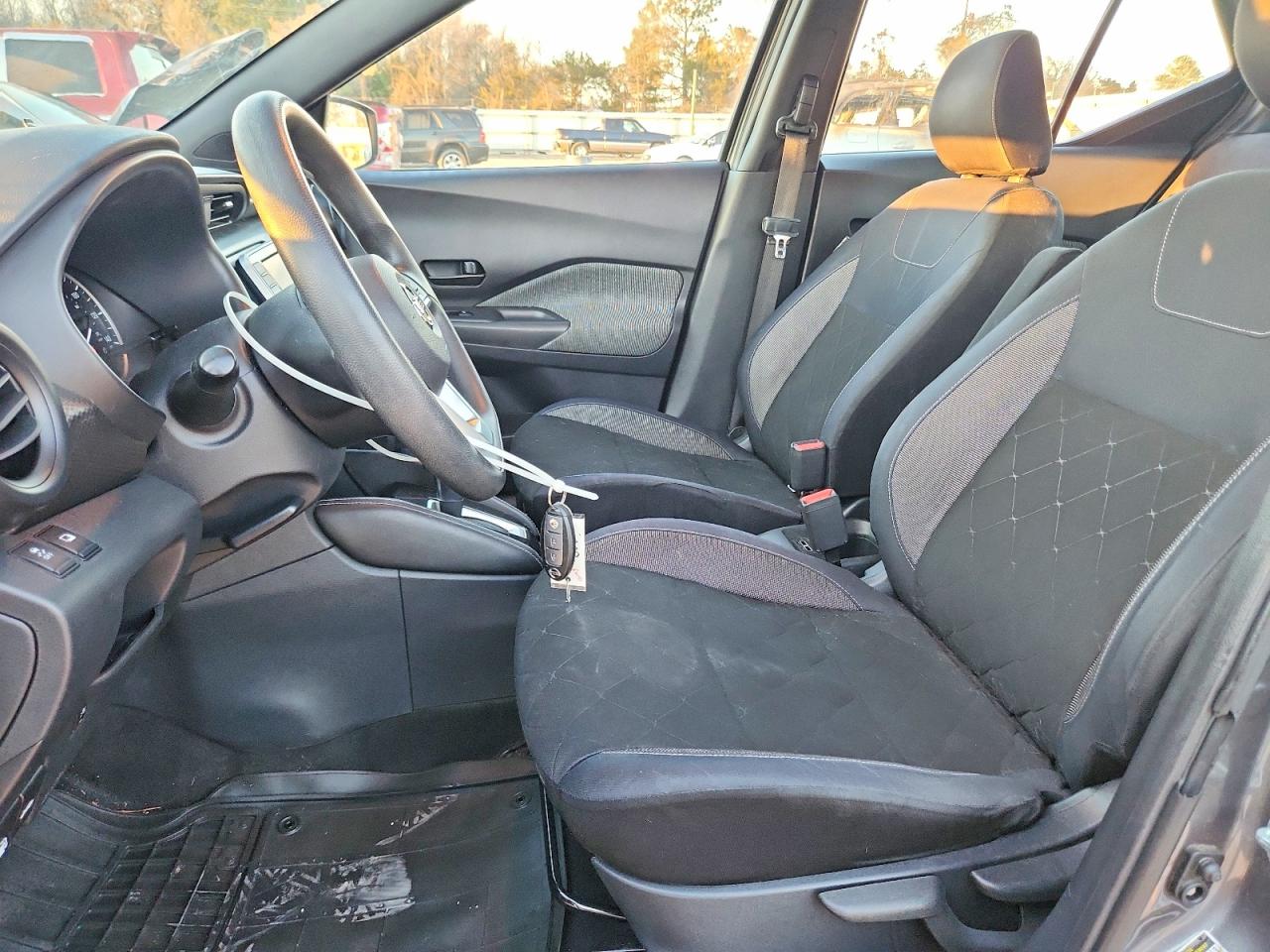 Nissan Kicks S