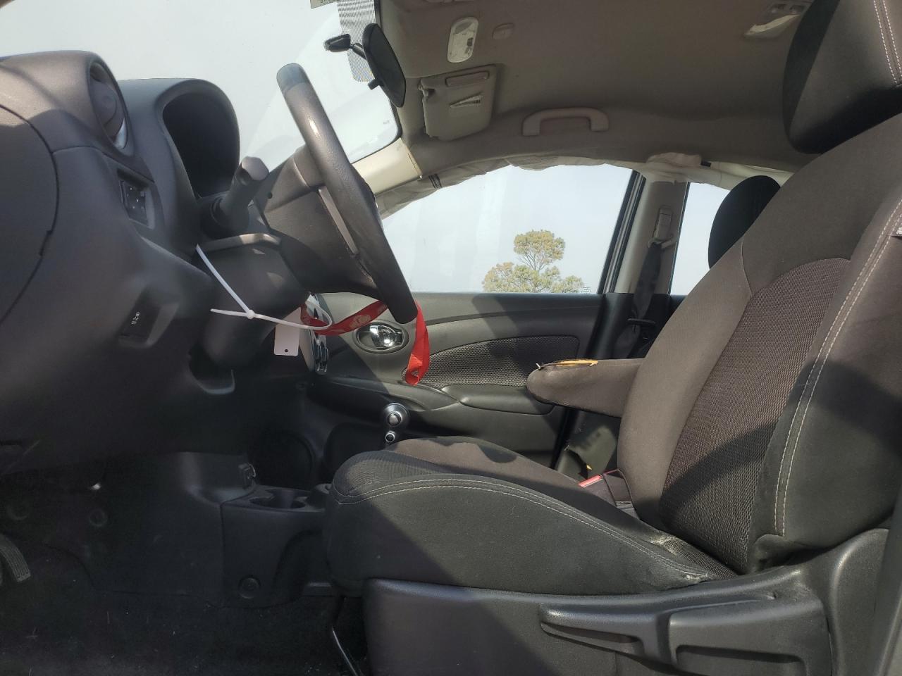 Nissan Versa S