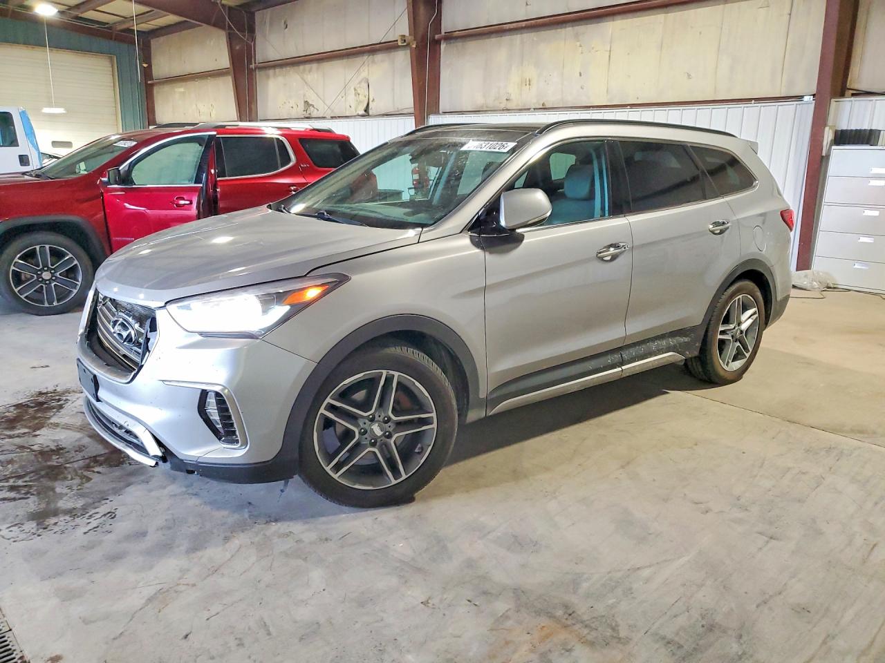 Salvage Hyundai SANTA FE Image