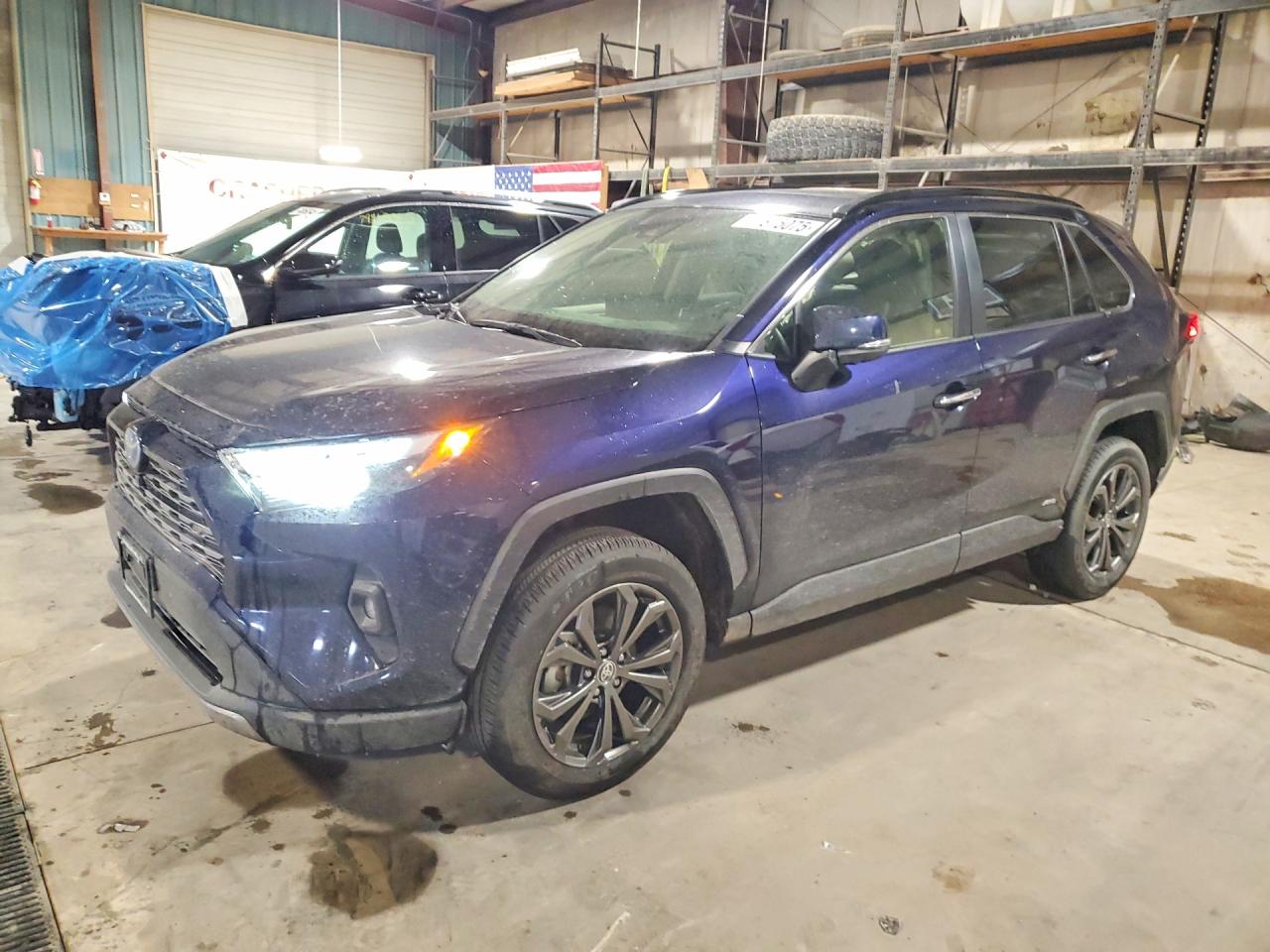 Salvage Toyota RAV4 Image
