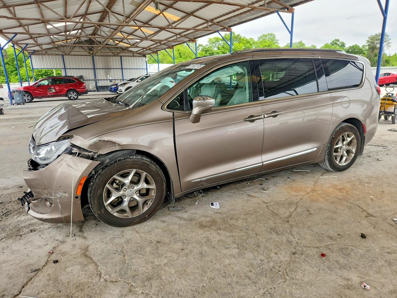 Salvage Chrysler Pacifica Image