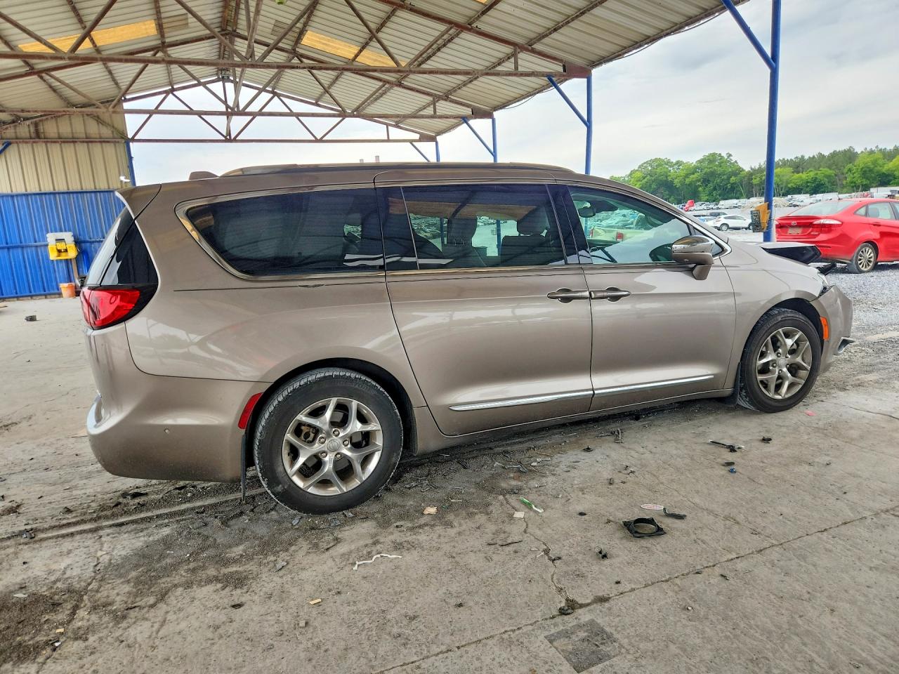 Chrysler Pacifica Limited