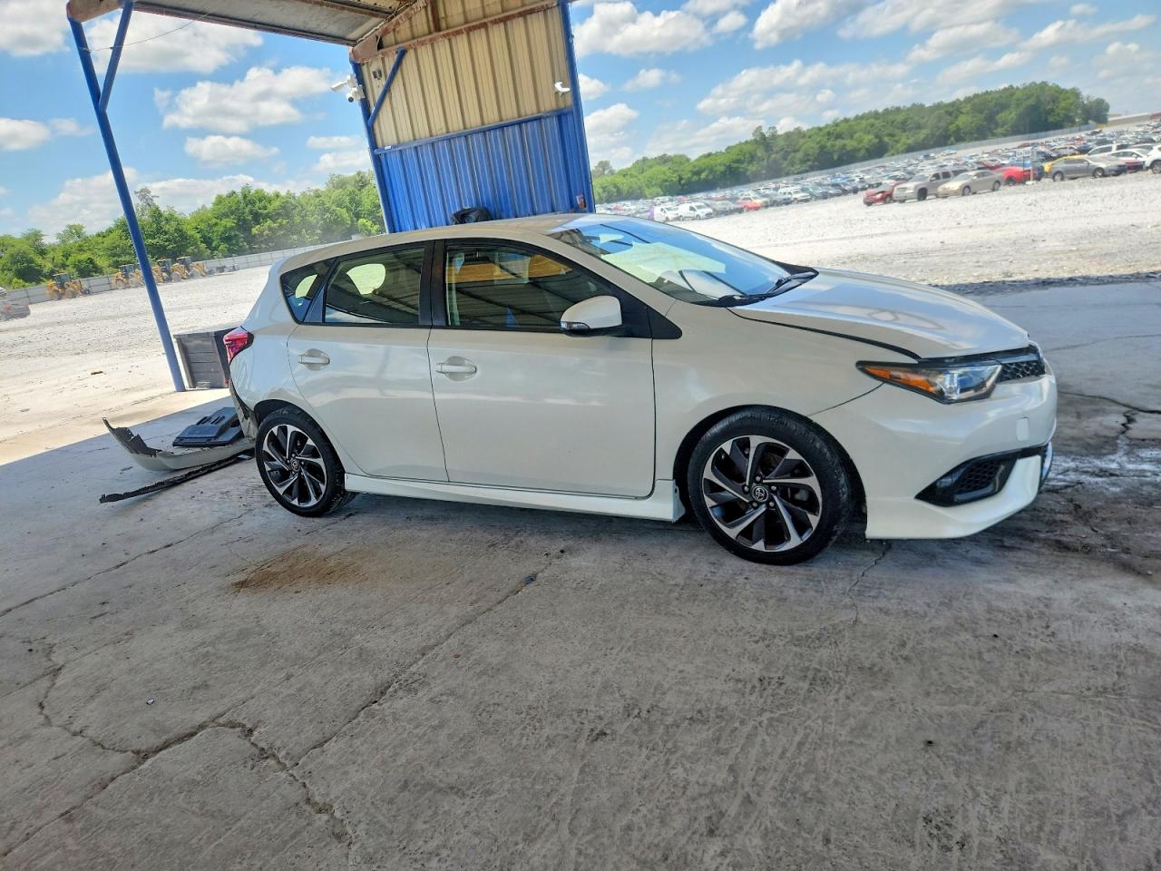 Salvage Toyota Corolla Image