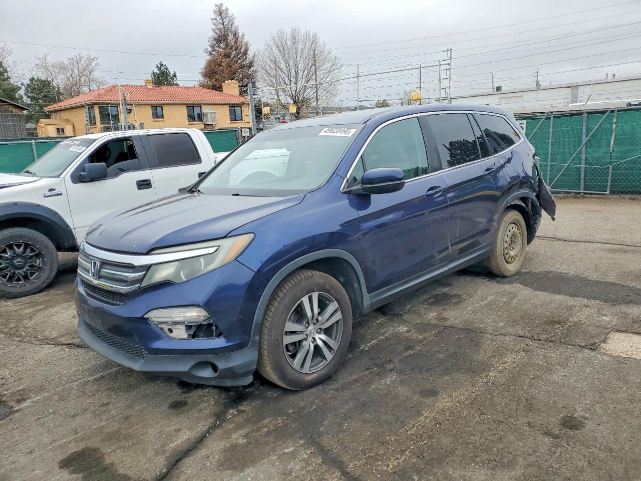 Salvage Honda Pilot Image