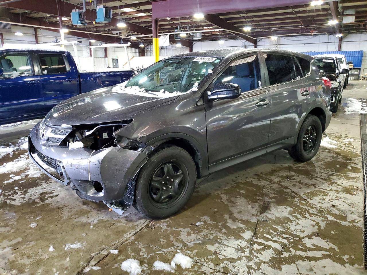 Salvage Toyota RAV4 Image