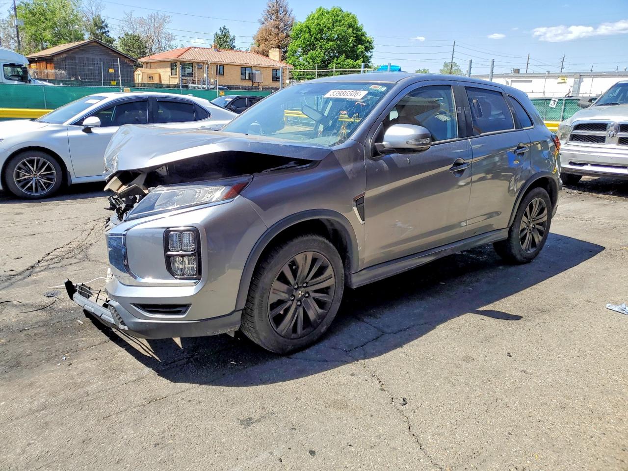 Salvage Mitsubishi Outlander Image