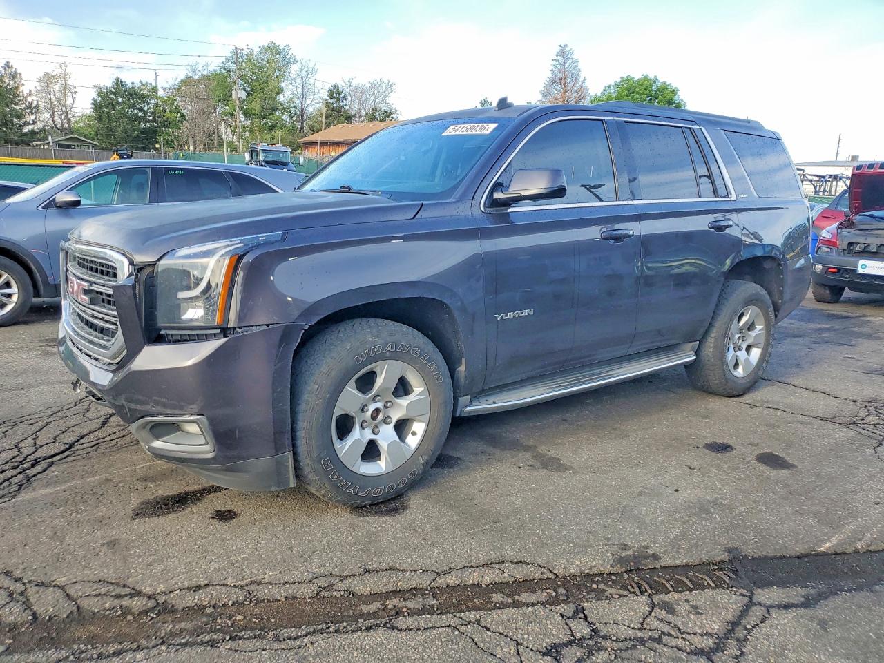 Salvage GMC Yukon Image