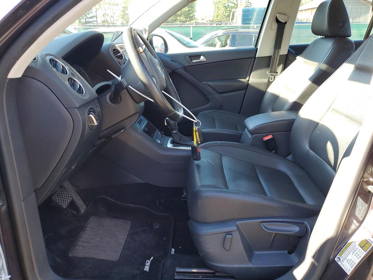 Volkswagen Tiguan S