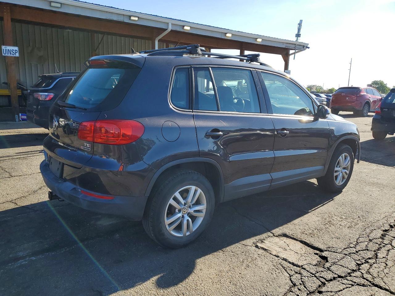 Volkswagen Tiguan S
