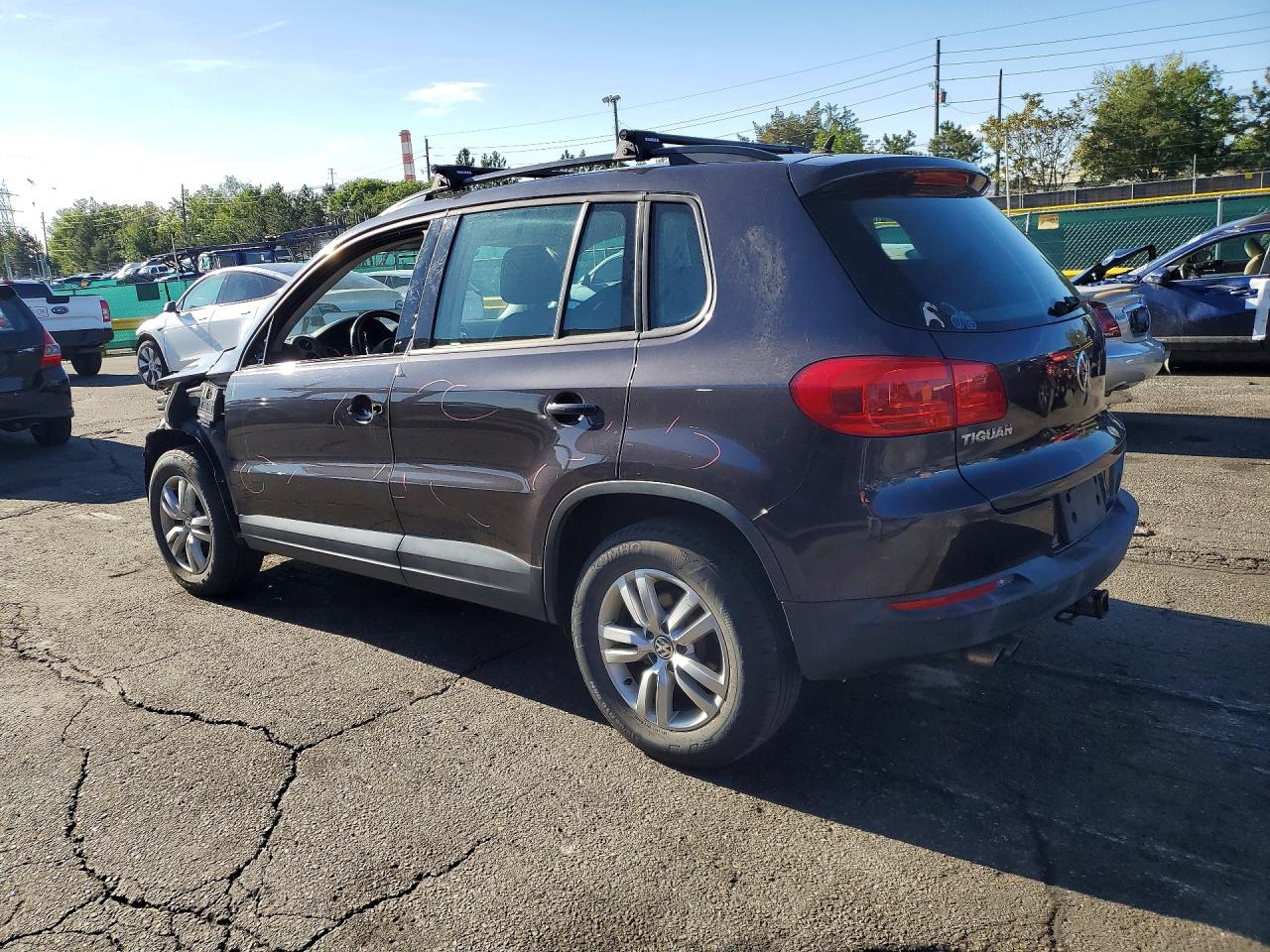 Volkswagen Tiguan S