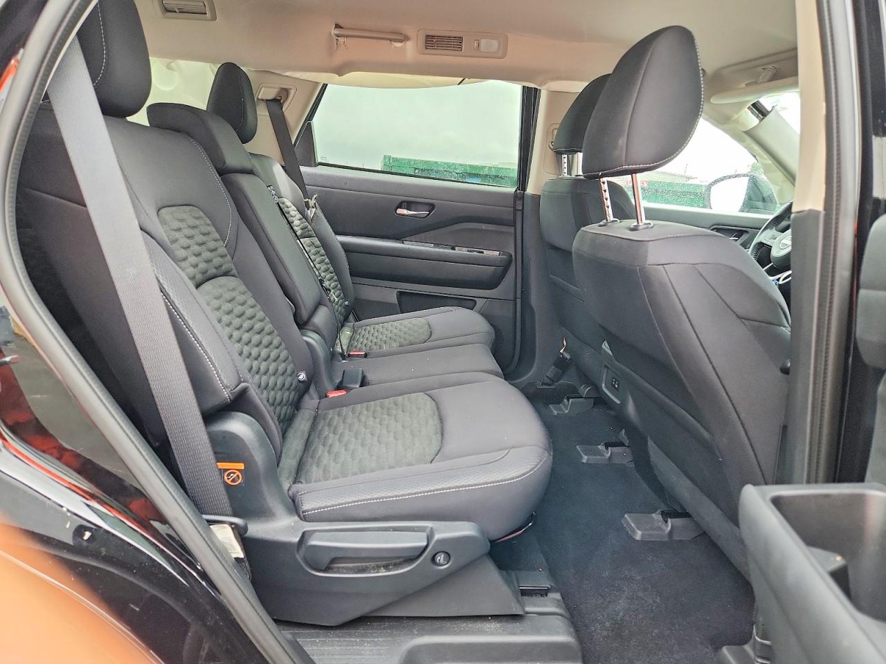 Nissan Pathfinder Sv