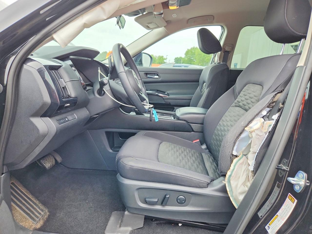 Nissan Pathfinder Sv
