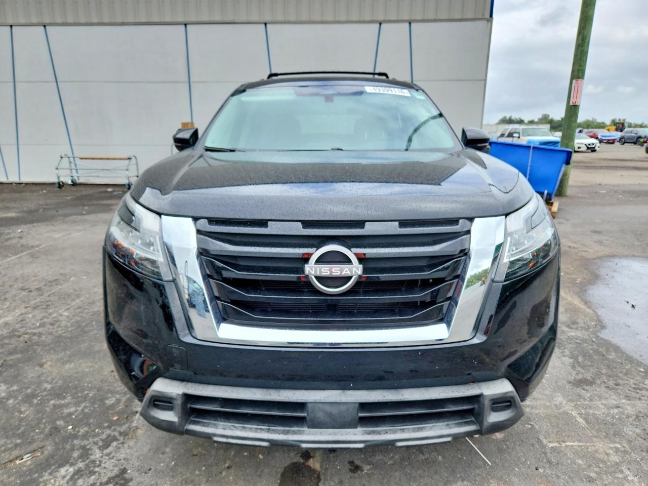 Nissan Pathfinder Sv