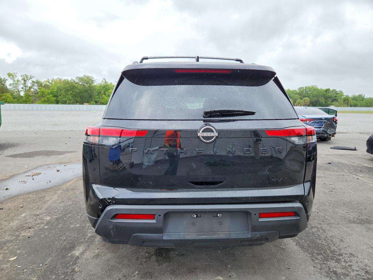 Nissan Pathfinder Sv