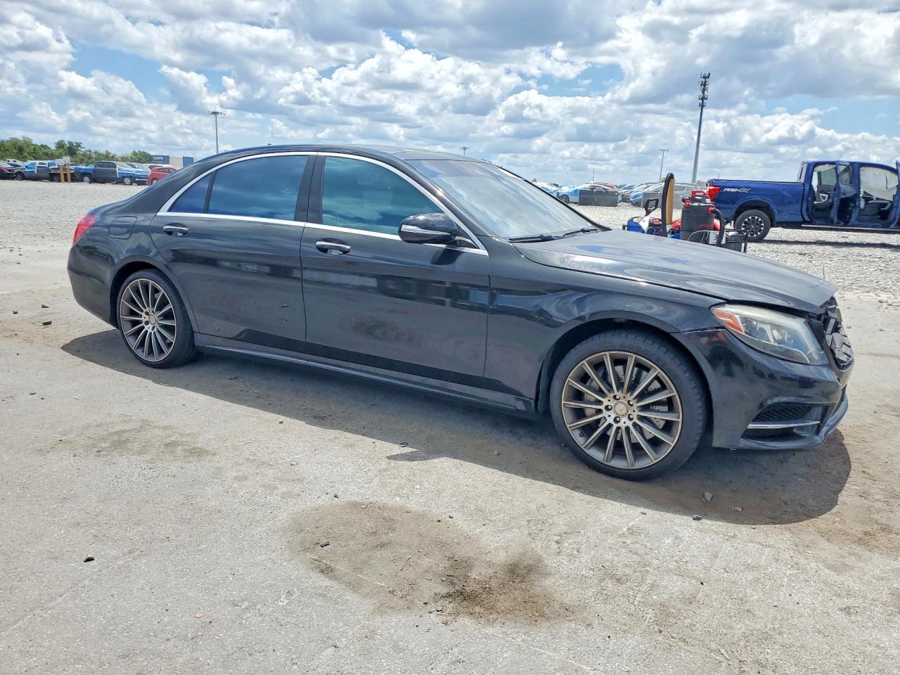 Mercedes-Benz S-Class 550