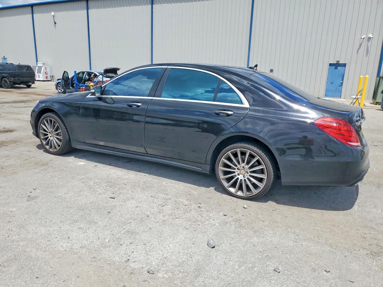 Mercedes-Benz S-Class 550