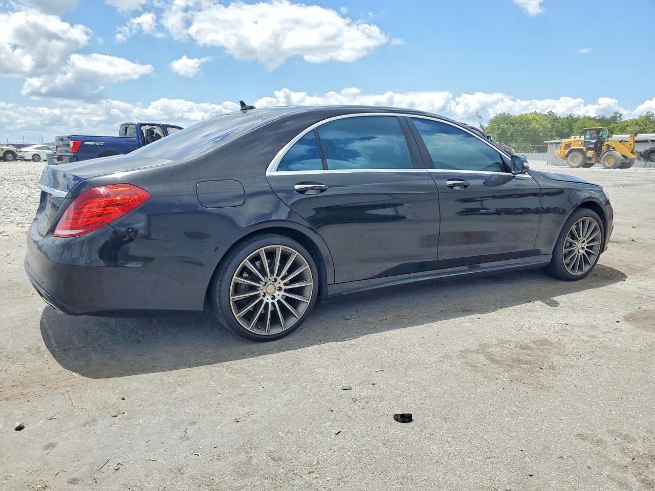 Mercedes-Benz S-Class 550
