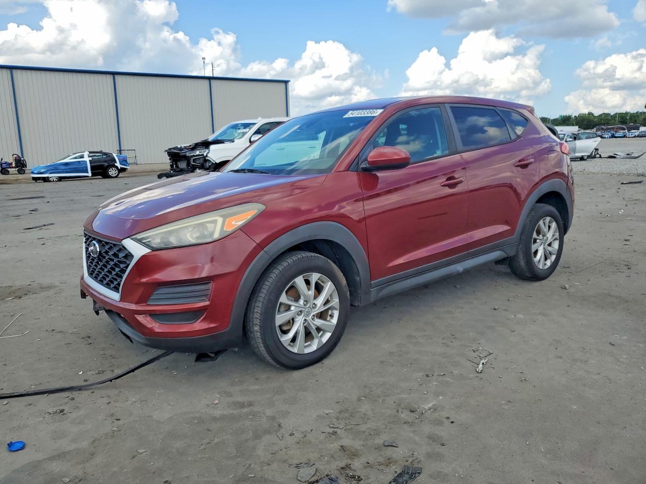 Salvage Hyundai TUCSON Image