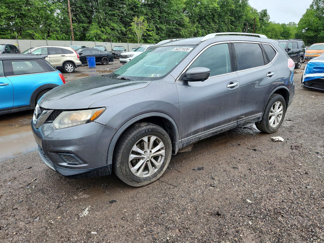 Salvage Nissan Rogue Image