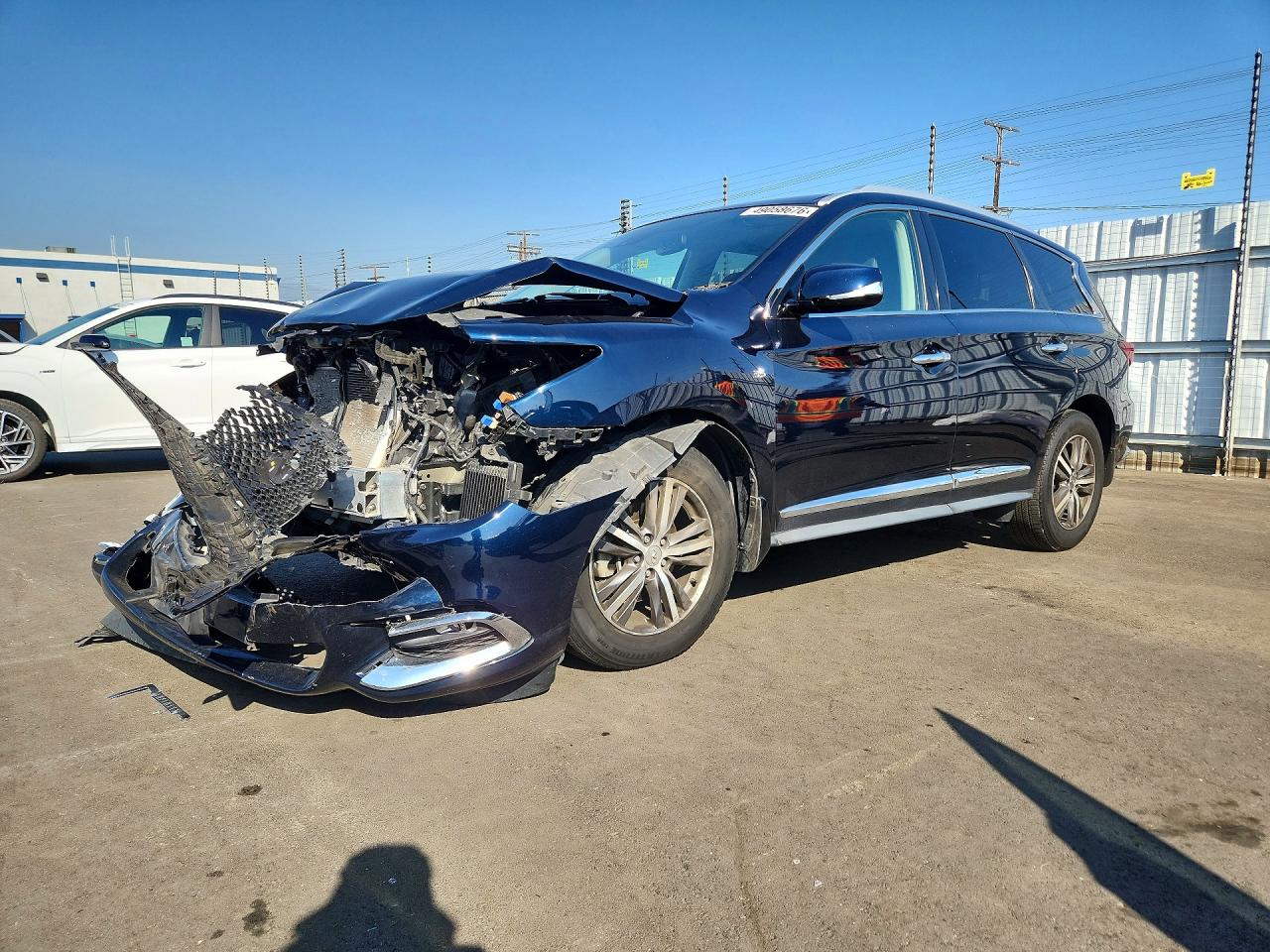 Salvage INFINITI Qx Image