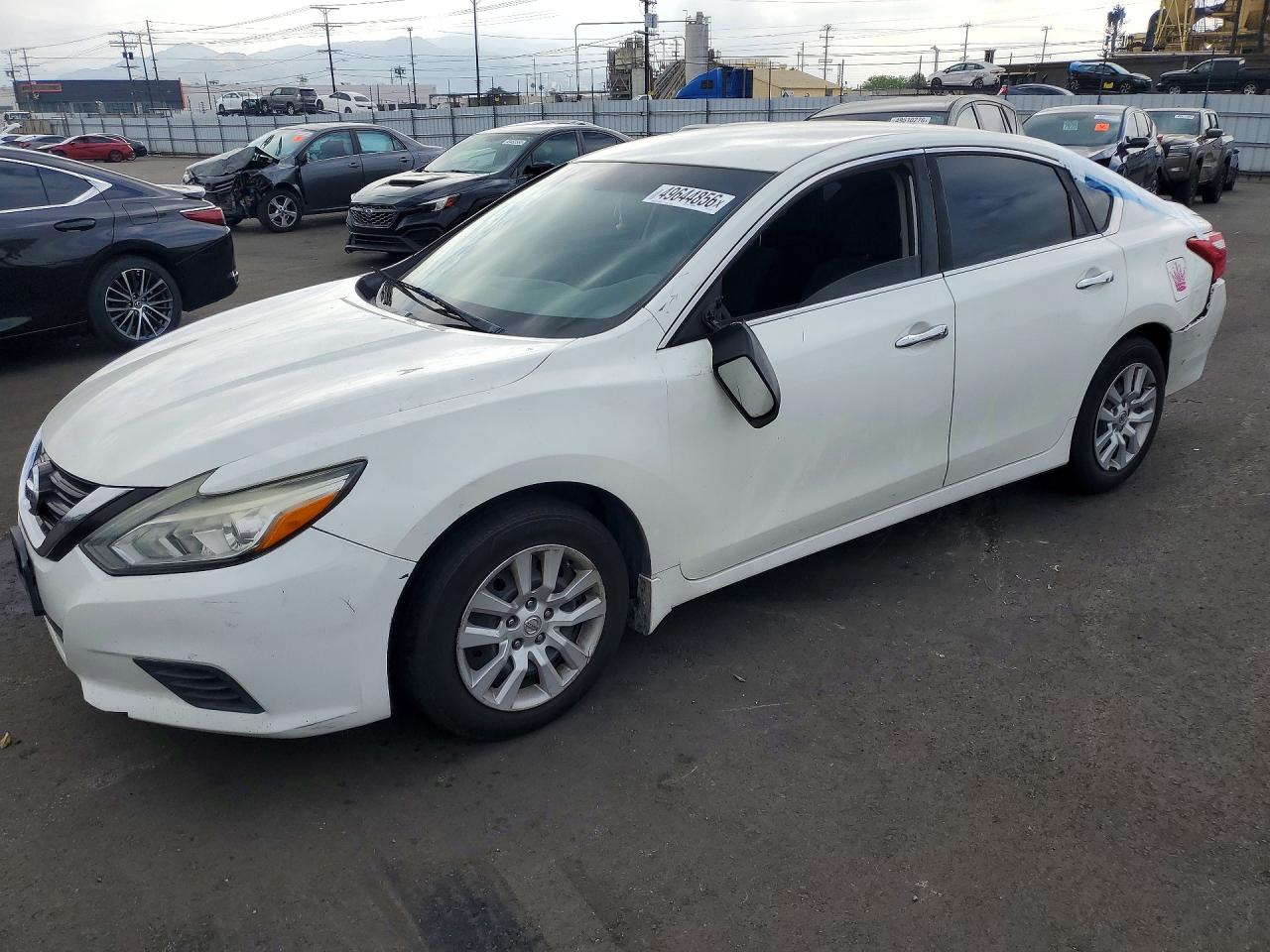 Salvage Nissan Altima Image