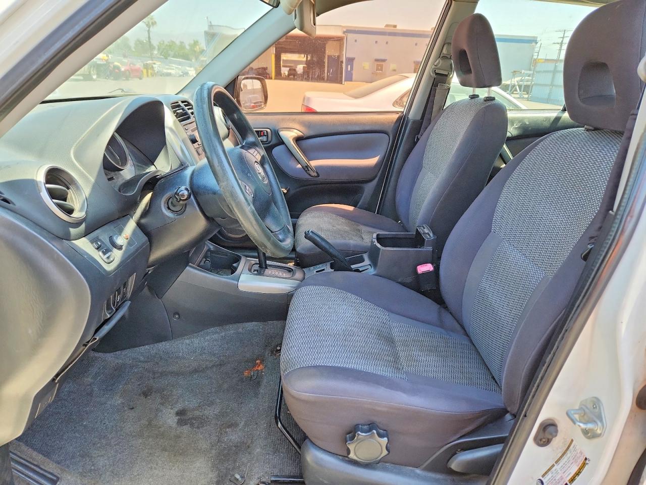 Toyota RAV4 Base