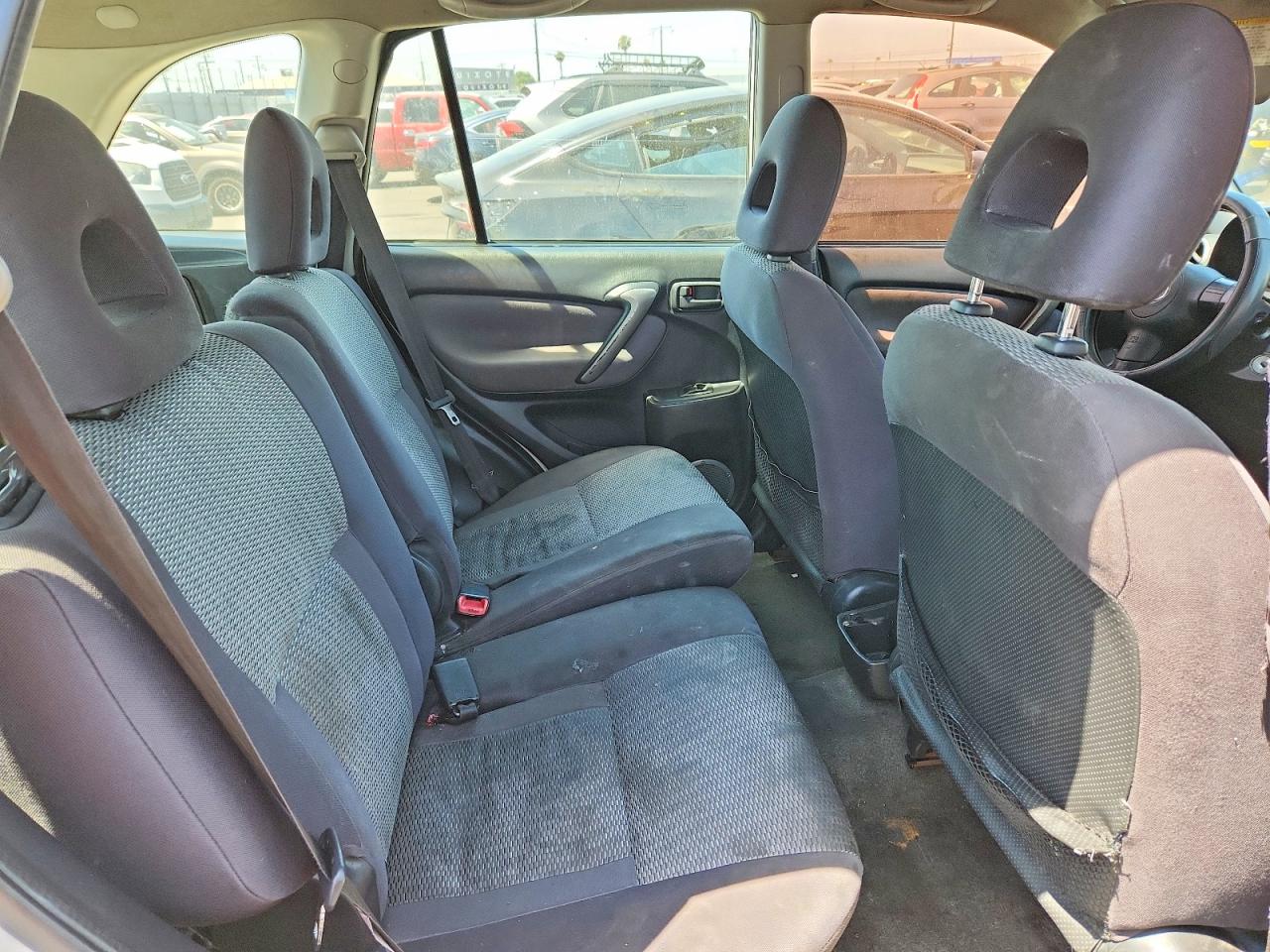 Toyota RAV4 Base