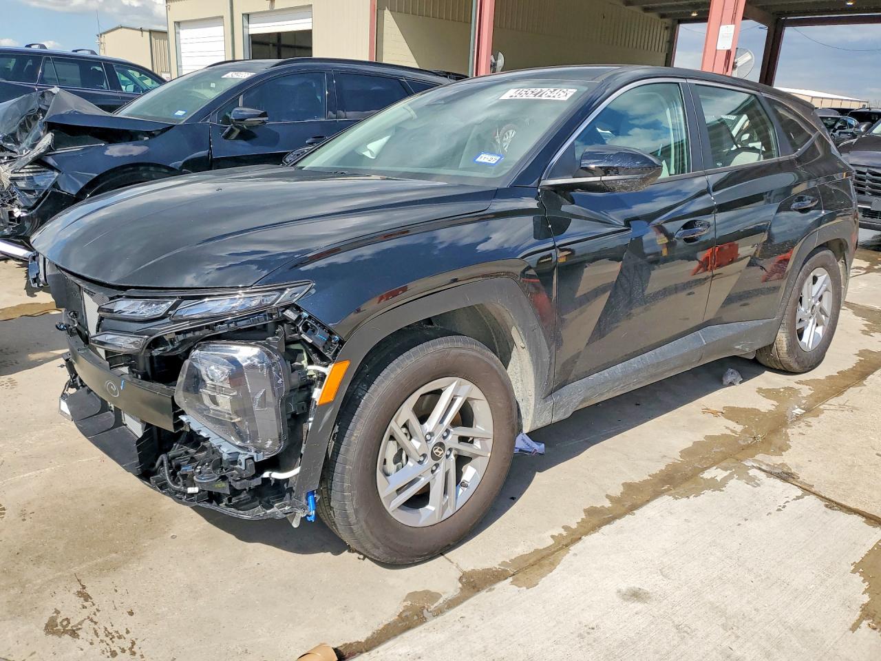 Salvage Hyundai TUCSON Image