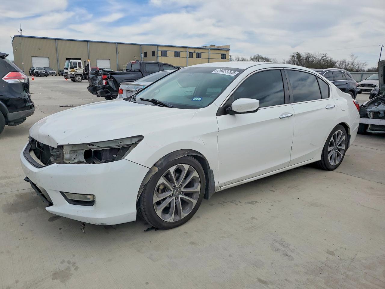Salvage Honda Accord Image