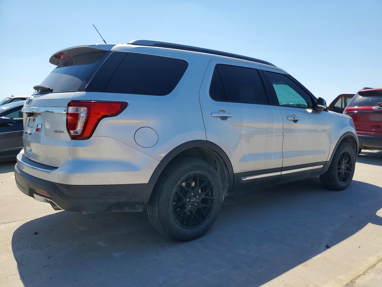 Ford Explorer Xlt