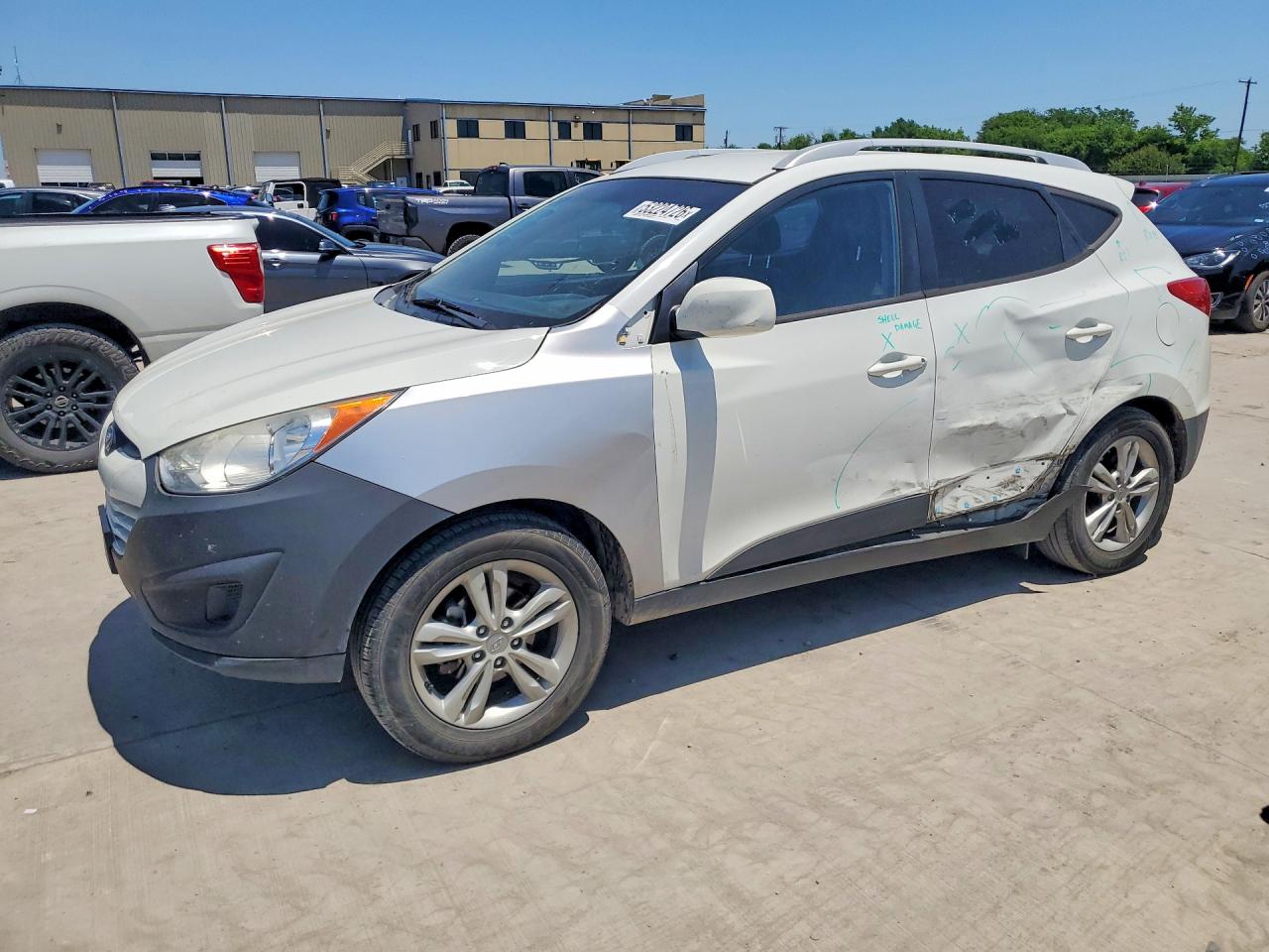 Salvage Hyundai TUCSON Image