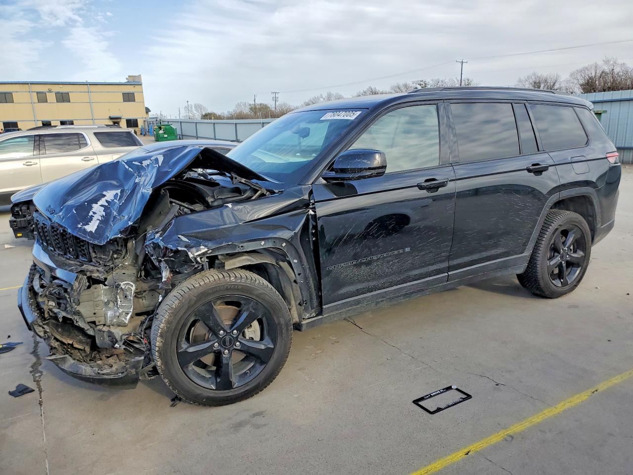 Salvage Jeep Grand Cherokee Image