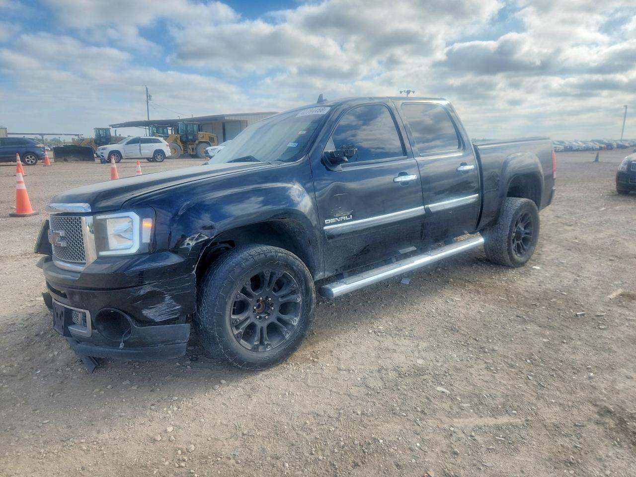 Salvage GMC Sierra Image