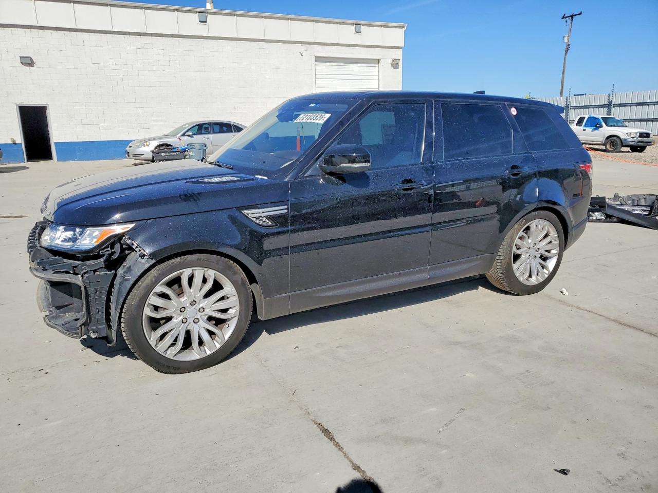 Salvage Land Rover Range Rover Image