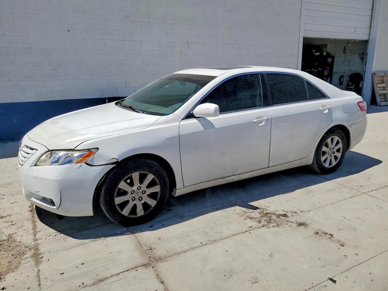 Salvage Toyota Camry Image