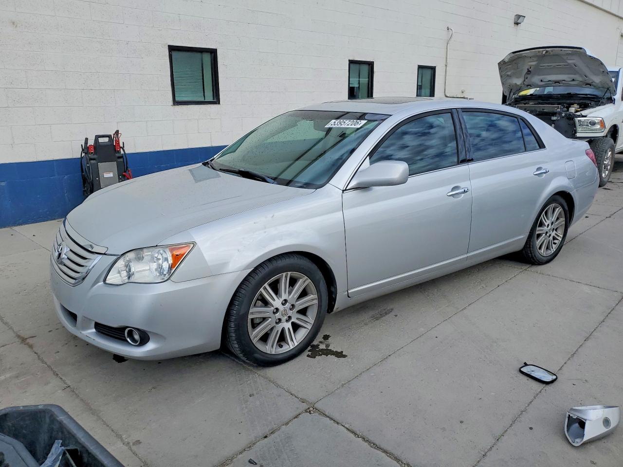 Salvage Toyota Avalon Image