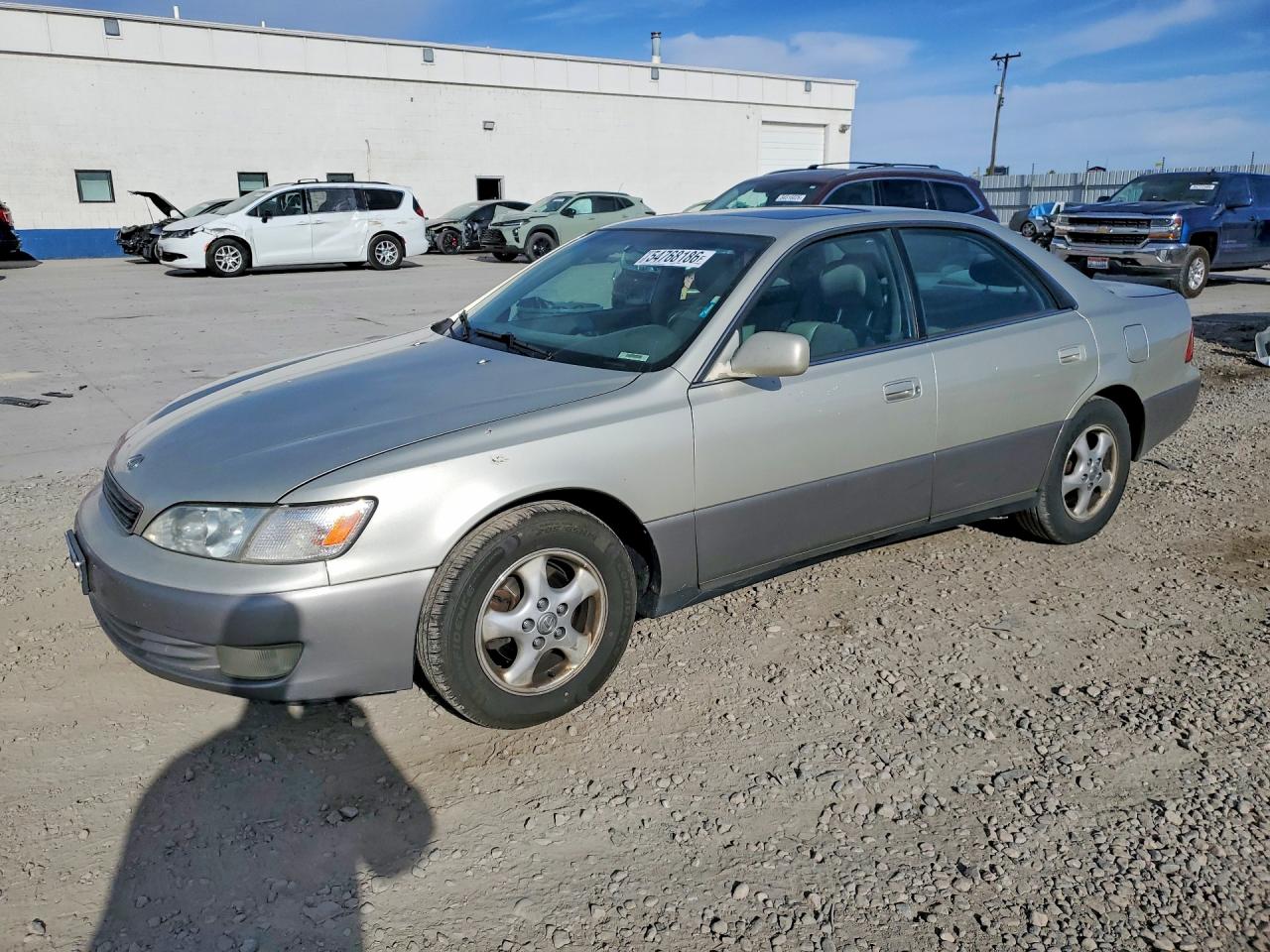 Salvage Lexus Es Image