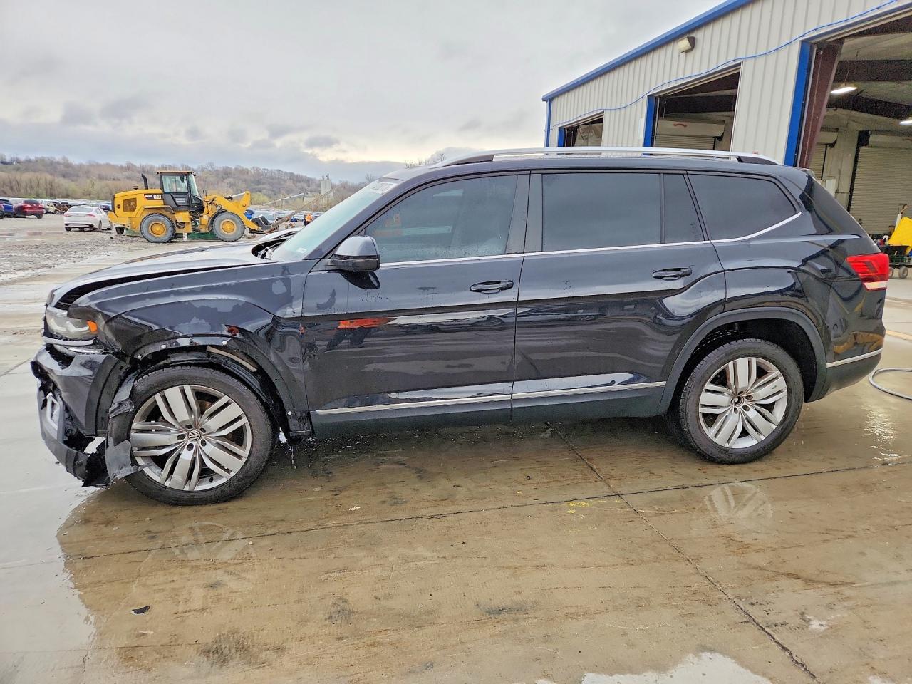 Salvage Volkswagen Atlas Image