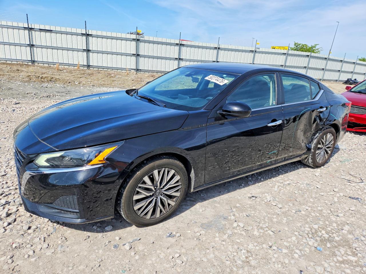 Salvage Nissan Altima Image