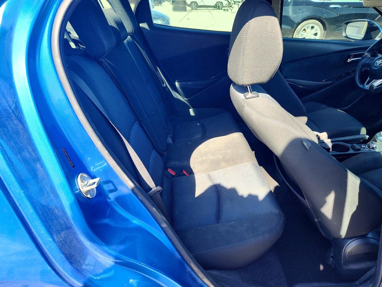 Toyota Yaris Base