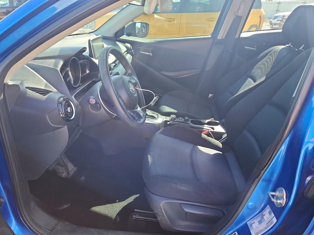 Toyota Yaris Base